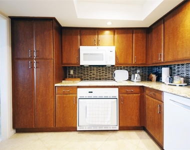 2480 Presidential Way - Photo Thumbnail 13