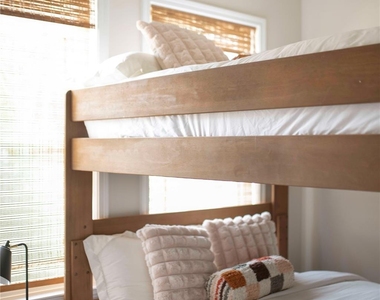 107 Robinson Street - Photo Thumbnail 7