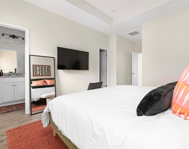 107 Robinson Street - Photo Thumbnail 31