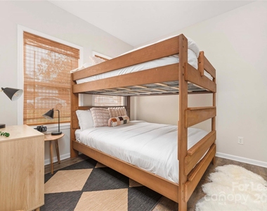 107 Robinson Street - Photo Thumbnail 38