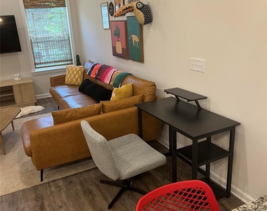 107 Robinson Street - Photo Thumbnail 8