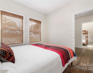 107 Robinson Street - Photo Thumbnail 40