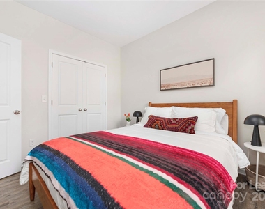 107 Robinson Street - Photo Thumbnail 39