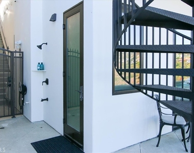 1515 Tahiti Avenue - Photo Thumbnail 43