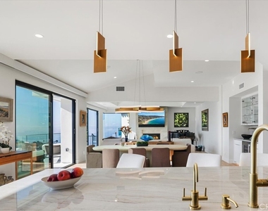 1515 Tahiti Avenue - Photo Thumbnail 5