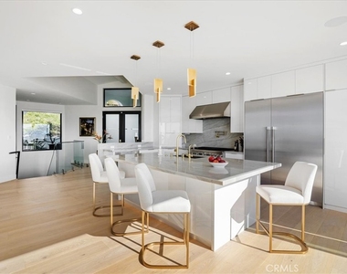 1515 Tahiti Avenue - Photo Thumbnail 6