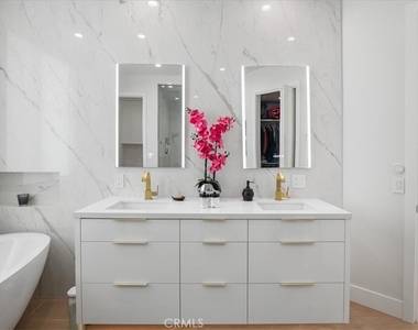 1515 Tahiti Avenue - Photo Thumbnail 26