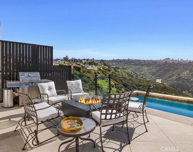 1515 Tahiti Avenue - Photo Thumbnail 32