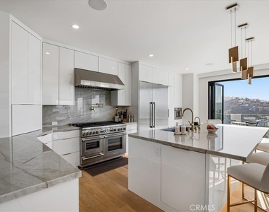 1515 Tahiti Avenue - Photo Thumbnail 4