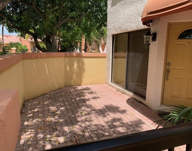 49 Uno Lago Drive - Photo Thumbnail 1