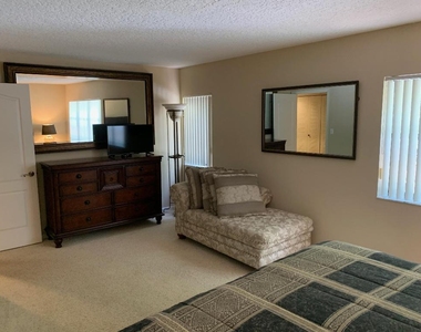 49 Uno Lago Drive - Photo Thumbnail 8
