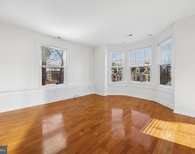 5449 Ridge Avenue - Photo Thumbnail 4