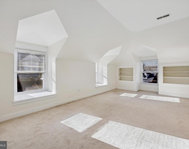 5449 Ridge Avenue - Photo Thumbnail 6
