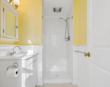 5449 Ridge Avenue - Photo Thumbnail 13