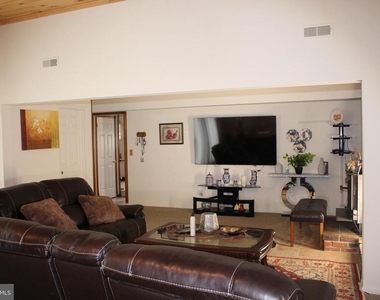 219 Meadow Drive - Photo Thumbnail 34