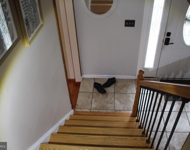 219 Meadow Drive - Photo Thumbnail 7
