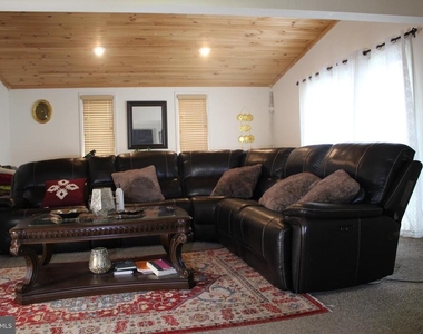 219 Meadow Drive - Photo Thumbnail 13