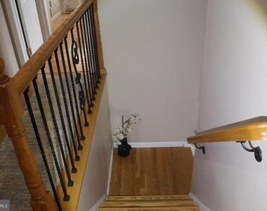 219 Meadow Drive - Photo Thumbnail 5