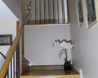 219 Meadow Drive - Photo Thumbnail 18