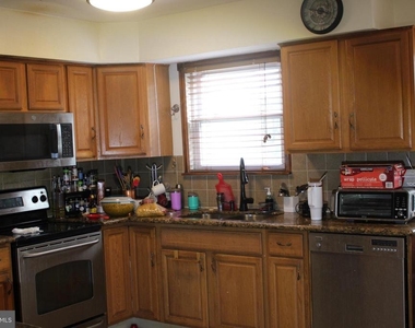 219 Meadow Drive - Photo Thumbnail 3