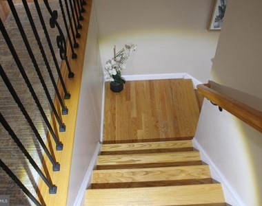 219 Meadow Drive - Photo Thumbnail 6