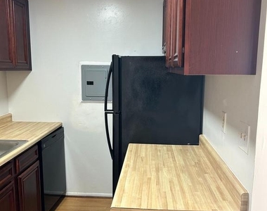 7617 Fontainebleau Drive - Photo Thumbnail 6