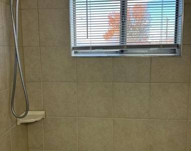 7617 Fontainebleau Drive - Photo Thumbnail 9
