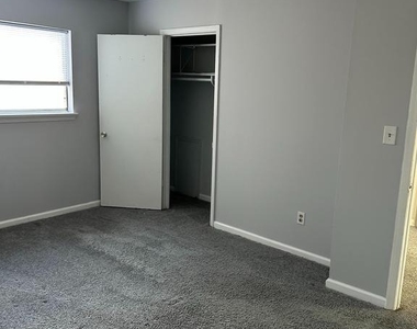 7617 Fontainebleau Drive - Photo Thumbnail 7