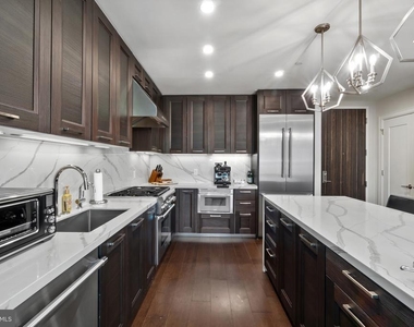 1330 Lancaster Street - Photo Thumbnail 4