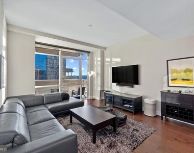 1330 Lancaster Street - Photo Thumbnail 2