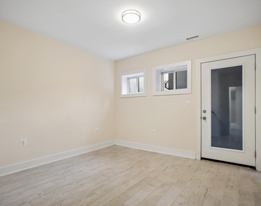 329 16th Street Se - Photo Thumbnail 10