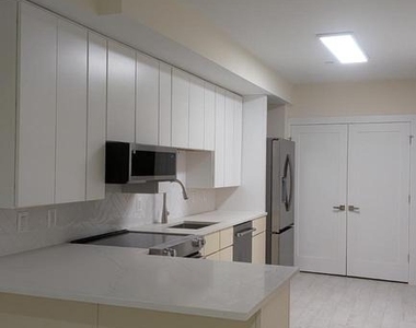 329 16th Street Se - Photo Thumbnail 3