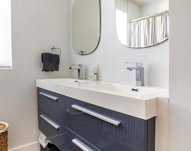 1659 Holbrook Street Ne - Photo Thumbnail 9