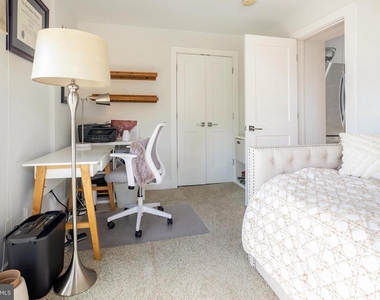 1659 Holbrook Street Ne - Photo Thumbnail 19