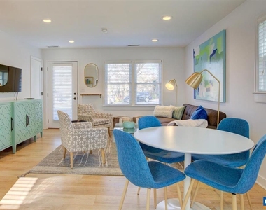 620 Belmont Ave - Photo Thumbnail 3
