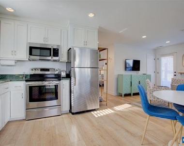 620 Belmont Ave - Photo Thumbnail 5