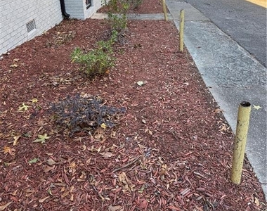 2637 Lester Street - Photo Thumbnail 16