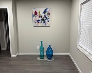 2637 Lester Street - Photo Thumbnail 13