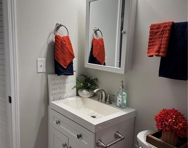 2637 Lester Street - Photo Thumbnail 10