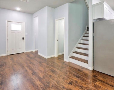 3510 Oleander Avenue - Photo Thumbnail 7