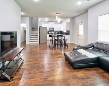 3510 Oleander Avenue - Photo Thumbnail 2