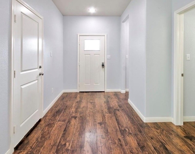 3510 Oleander Avenue - Photo Thumbnail 6