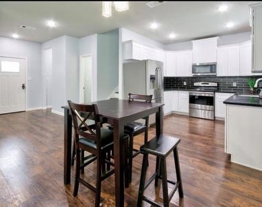3510 Oleander Avenue - Photo Thumbnail 4