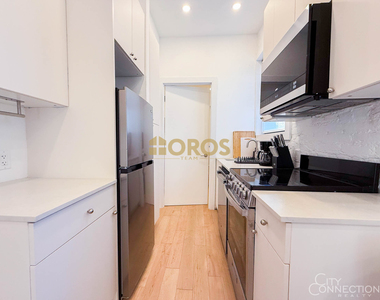 322 East 11th Street - Photo Thumbnail 3