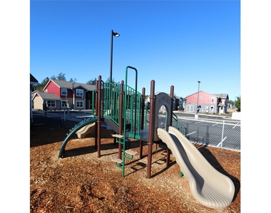 900 N Oak Harbor St - Photo Thumbnail 11