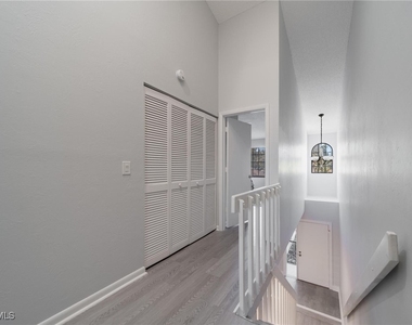 820 Meadowland Drive - Photo Thumbnail 11