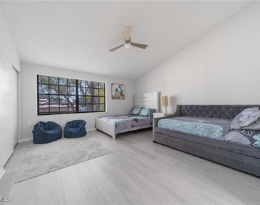 820 Meadowland Drive - Photo Thumbnail 4