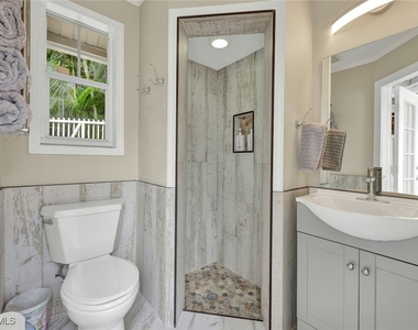 255 2nd Avenue N - Photo Thumbnail 24