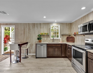 255 2nd Avenue N - Photo Thumbnail 21