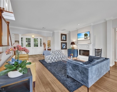 255 2nd Avenue N - Photo Thumbnail 2